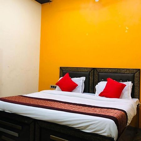 Hotel Tip Top -- Lpu Law Gate -- Family, Students, Couples Phagwāra Exterior photo
